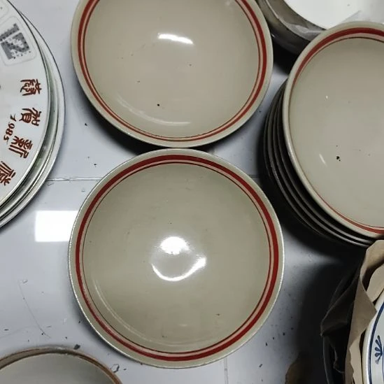 瓷片五厂，七厂各种摆件，瓷片，均有瑕疵！