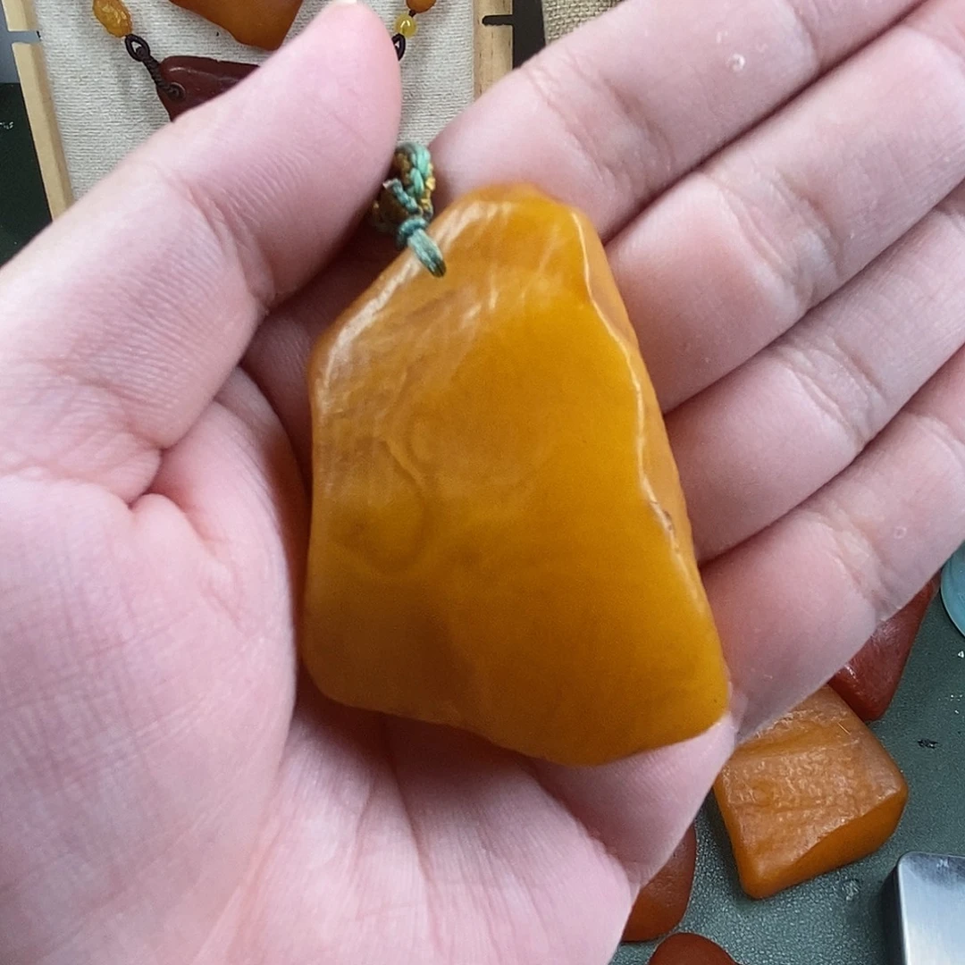 琥珀未镶嵌珠宝奇石