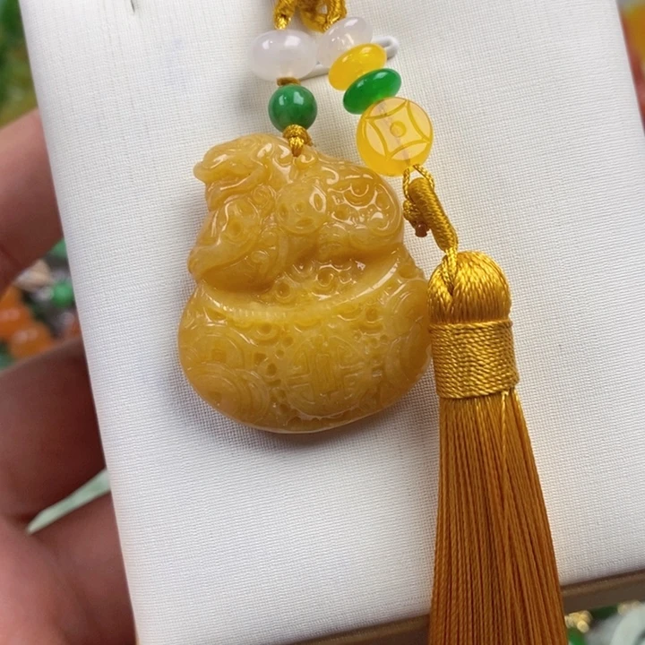 翡翠未镶嵌吊坠(赠链)