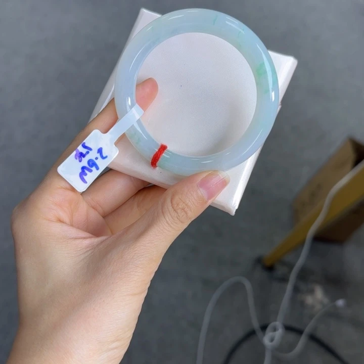 未镶嵌手镯翡翠翡翠手镯圆条