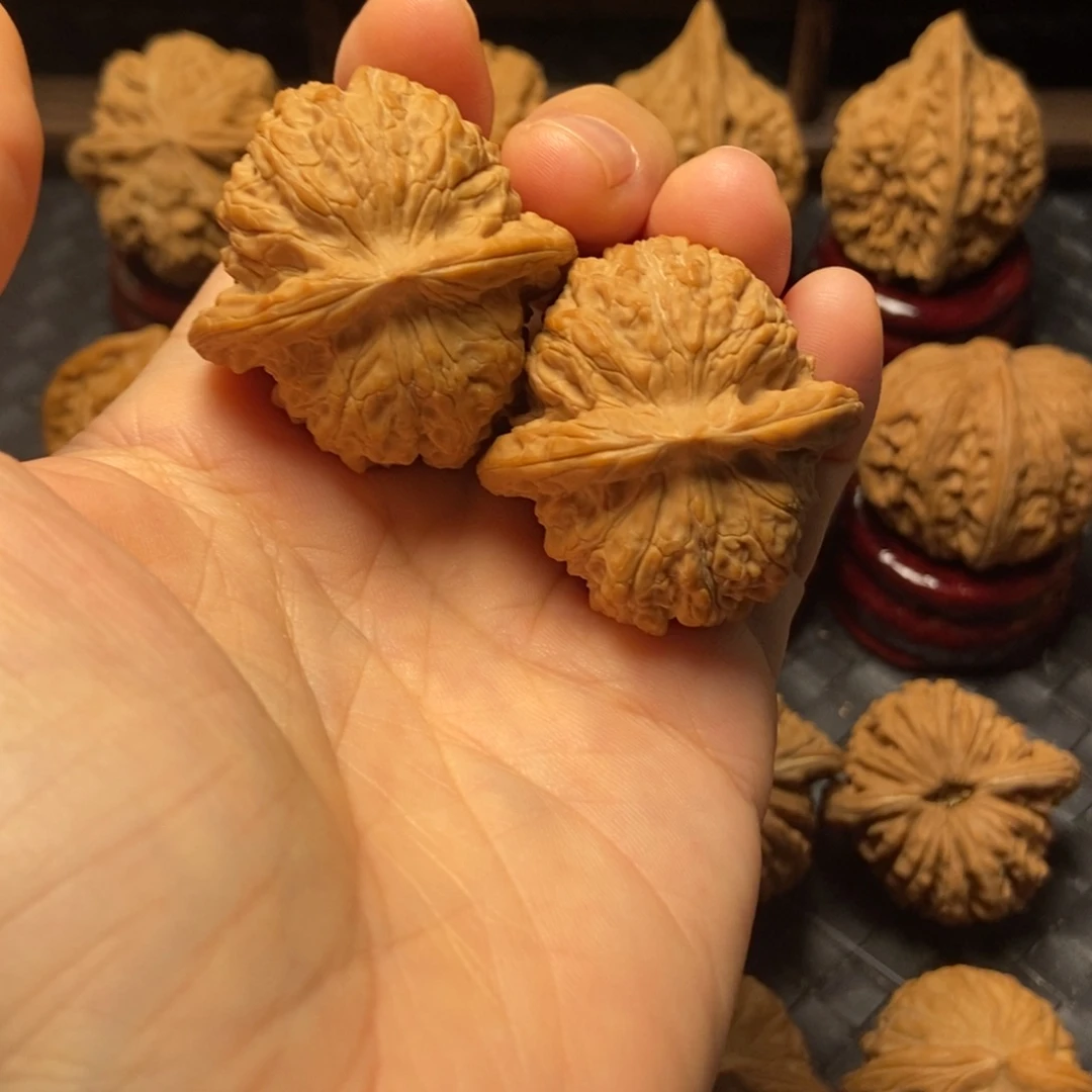 文玩核桃把件全品血麒麟38