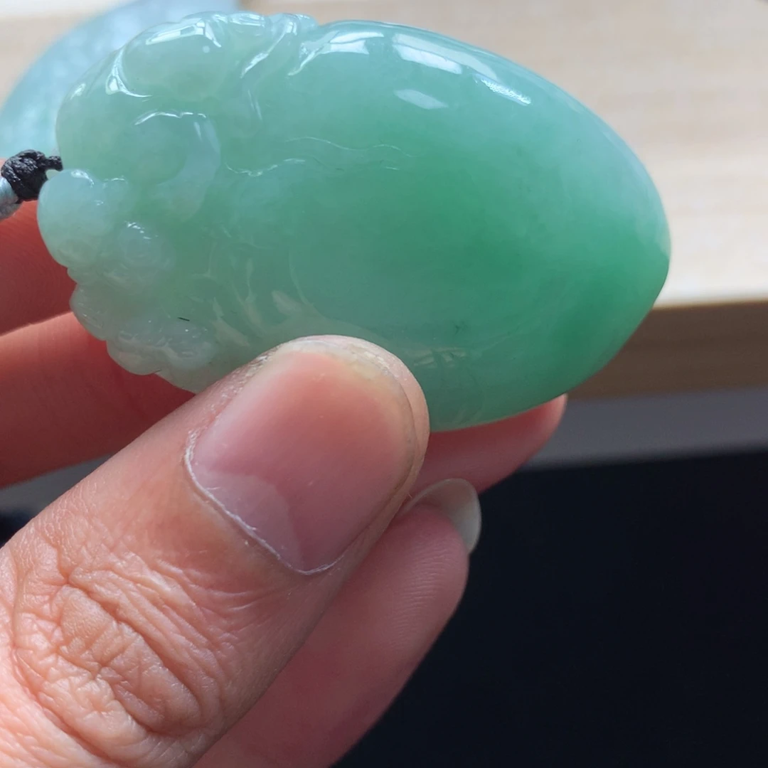 颈饰未镶嵌翡翠吊坠