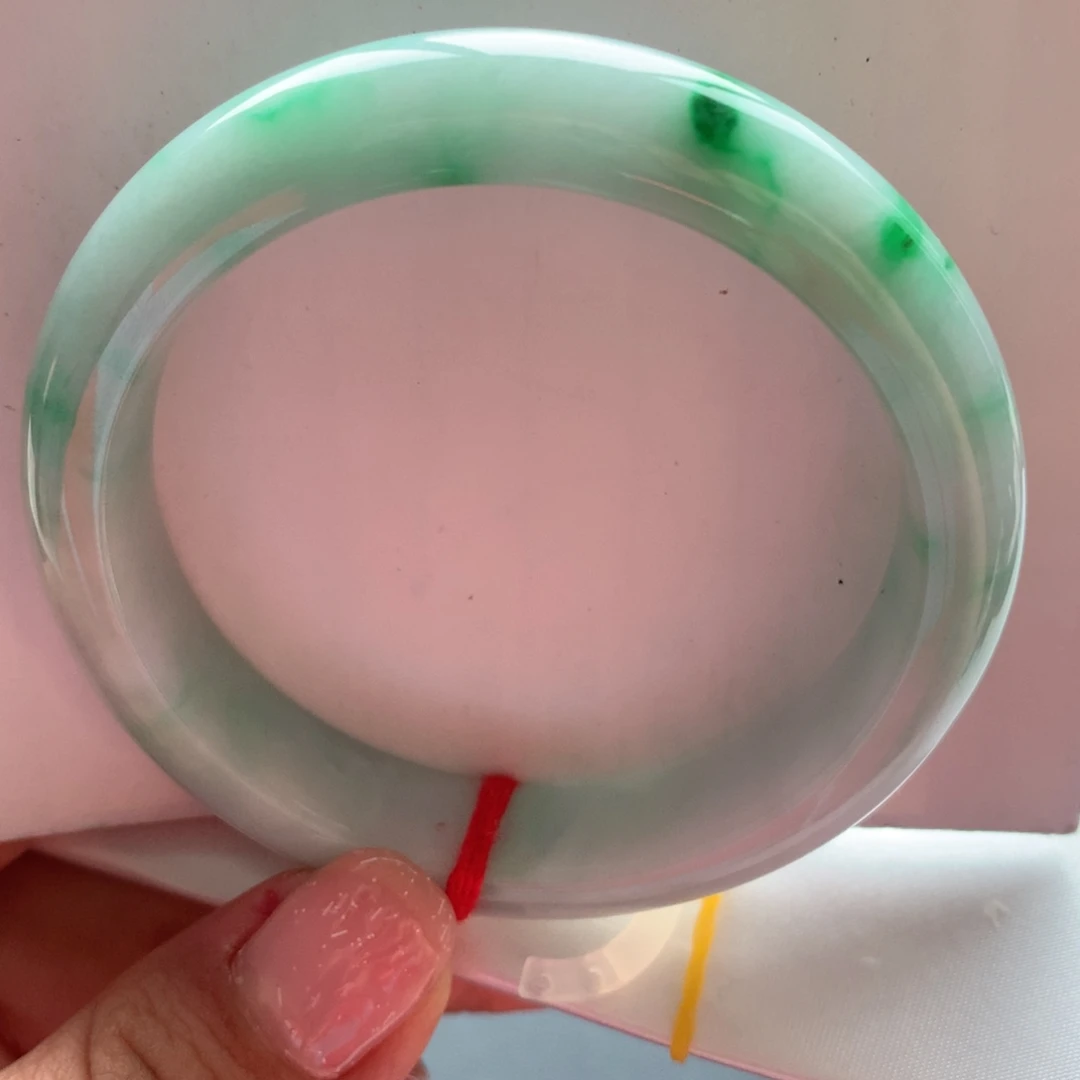 翡翠手镯未镶嵌纯天然