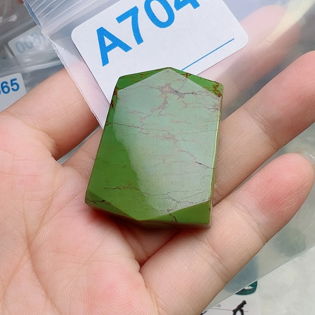 瑾***禾绿松石未镶嵌珠宝奇石