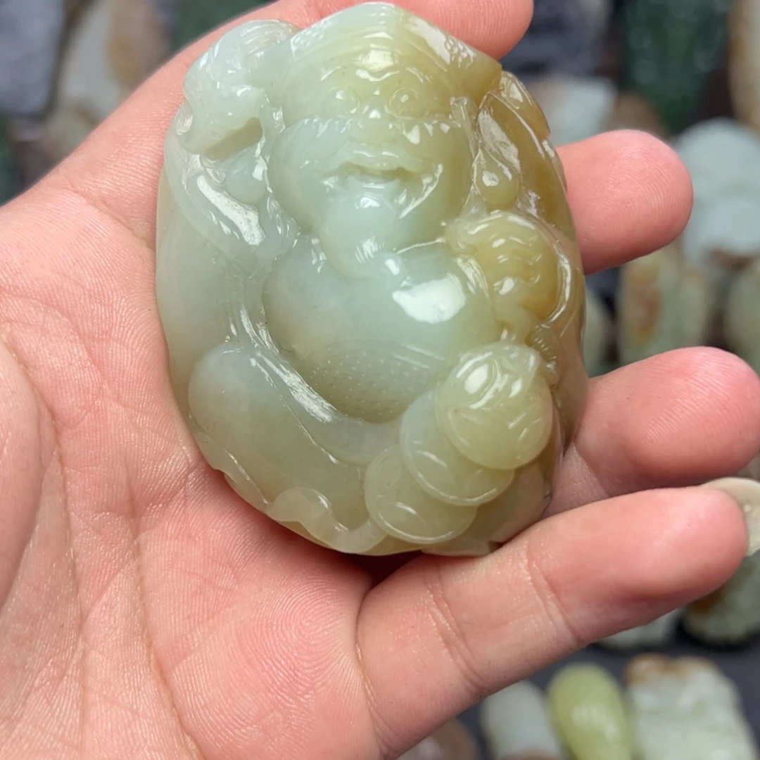 和田玉未镶嵌把件