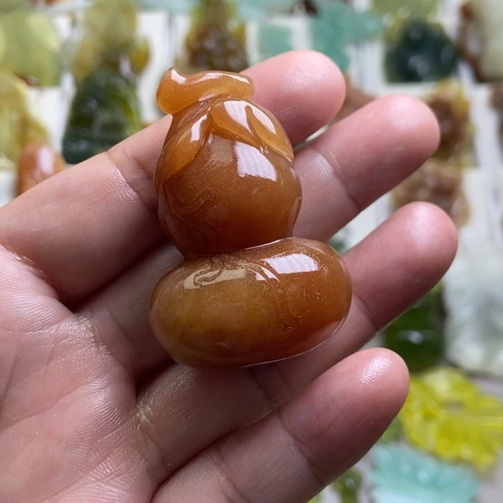 未镶嵌蛇纹石玉挂件