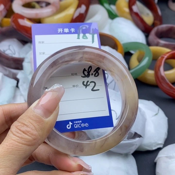 石英质玉手镯未镶嵌