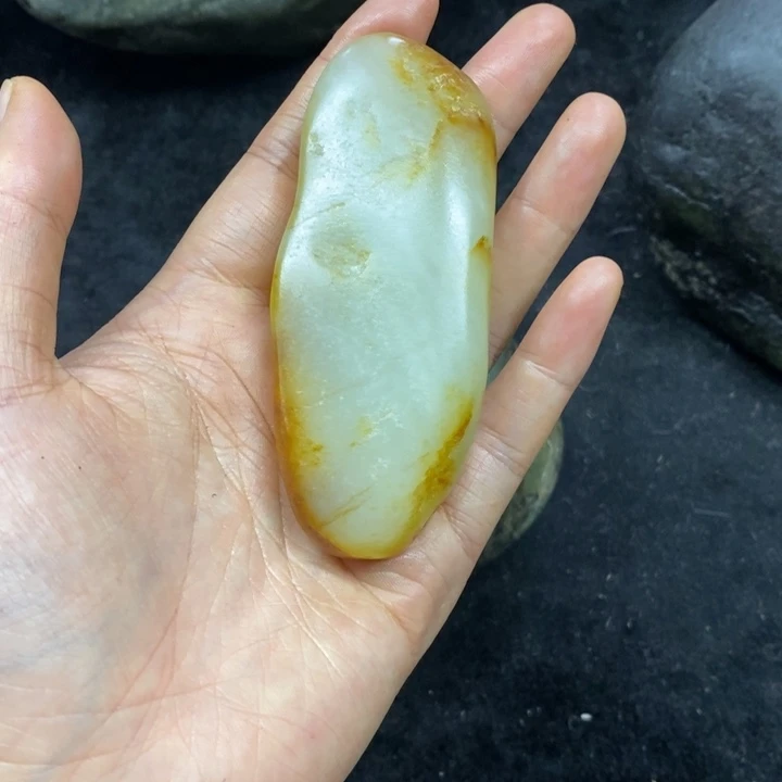 未镶嵌和田玉（糖玉）挂件月**君