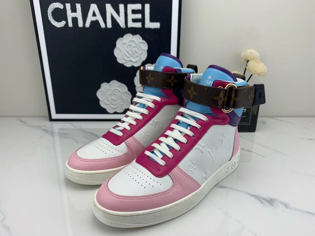 99新 LouisVuitton/路易威登 粉蓝boombox高帮板鞋37码 /jm00253