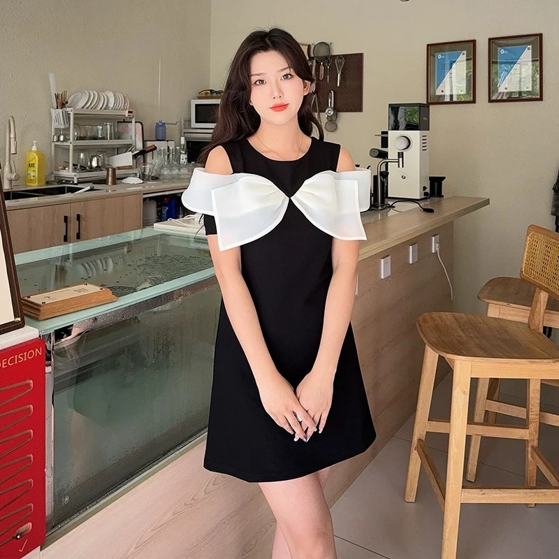 黑色蝴蝶结拼接露肩连衣裙女25夏季新款高级感法式显瘦小黑裙008