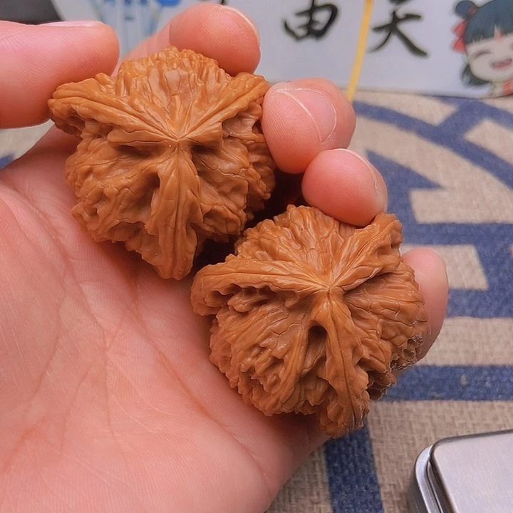 吊坠文玩核桃M****?三棱