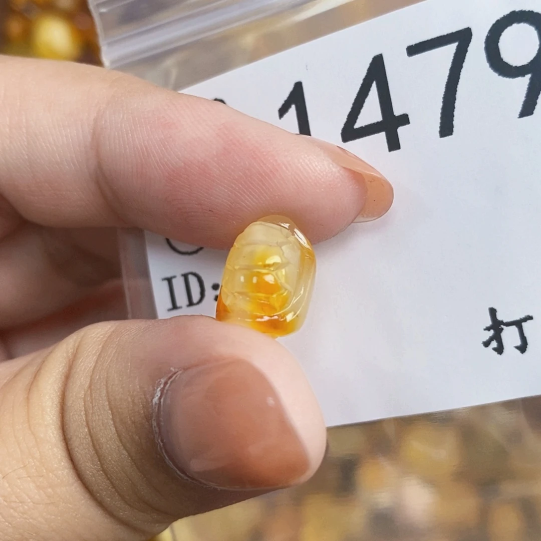 琥珀未镶嵌珠宝奇石