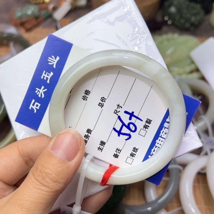 和田玉手镯未镶嵌56
