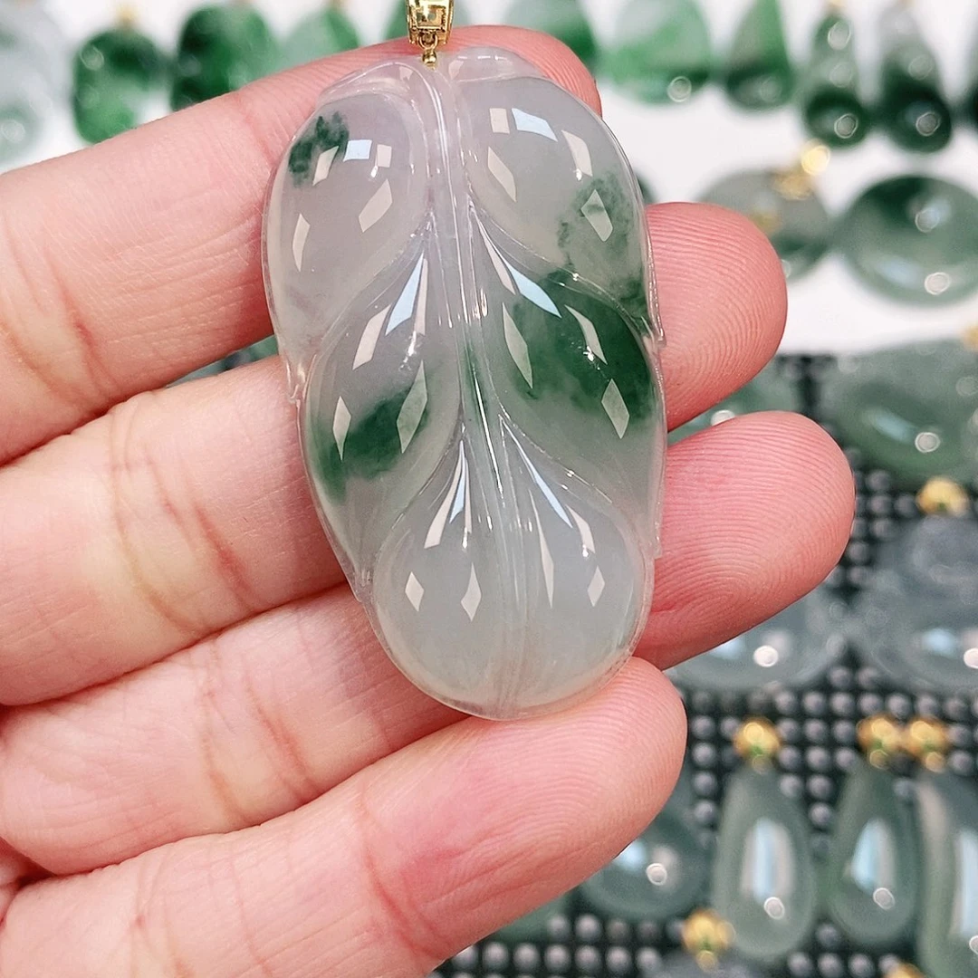 翡翠颈饰18K金镶嵌吊坠