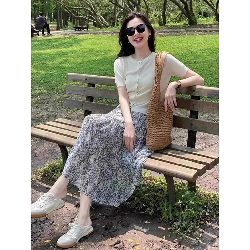 夏季穿搭一整套女装时尚高级感今年流行气质减龄碎花半身裙两件套