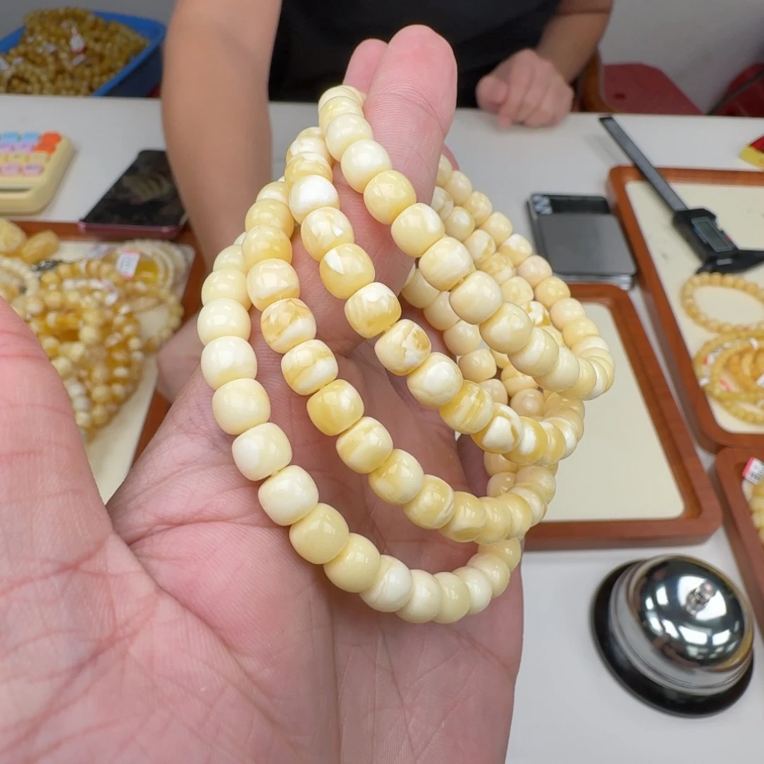 琥珀未镶嵌手链多样性发其一
