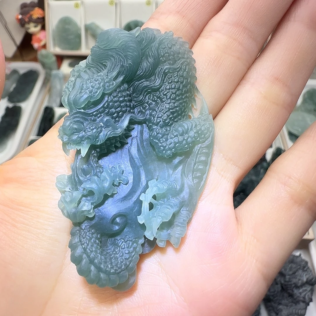 葛***蛋未镶嵌定制翡翠大威天龙翡翠定制