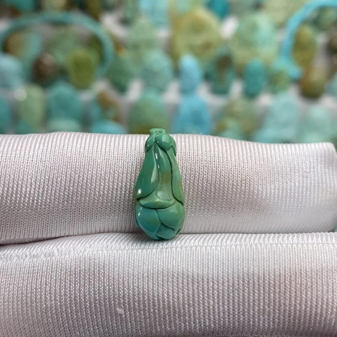 锦***体绿松石未镶嵌绿松石