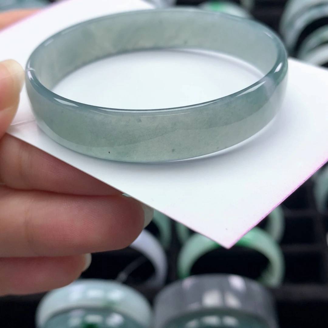 翡翠手镯未镶嵌公主