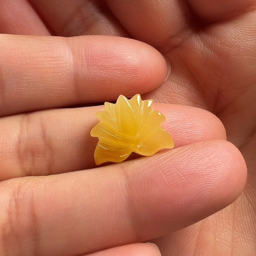 蜜蜡颈饰未镶嵌莲花