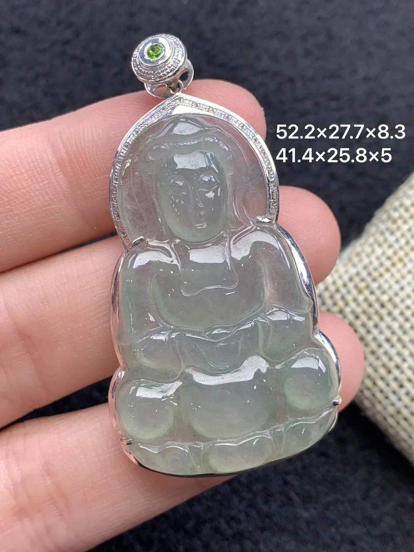 18K金镶嵌天然缅甸翡翠晴水观音吊坠