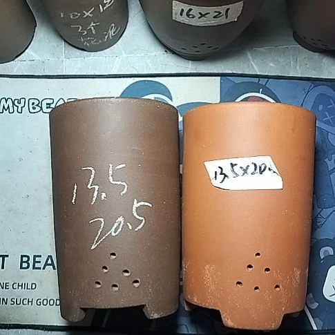 红泥紫泥大笔筒两个