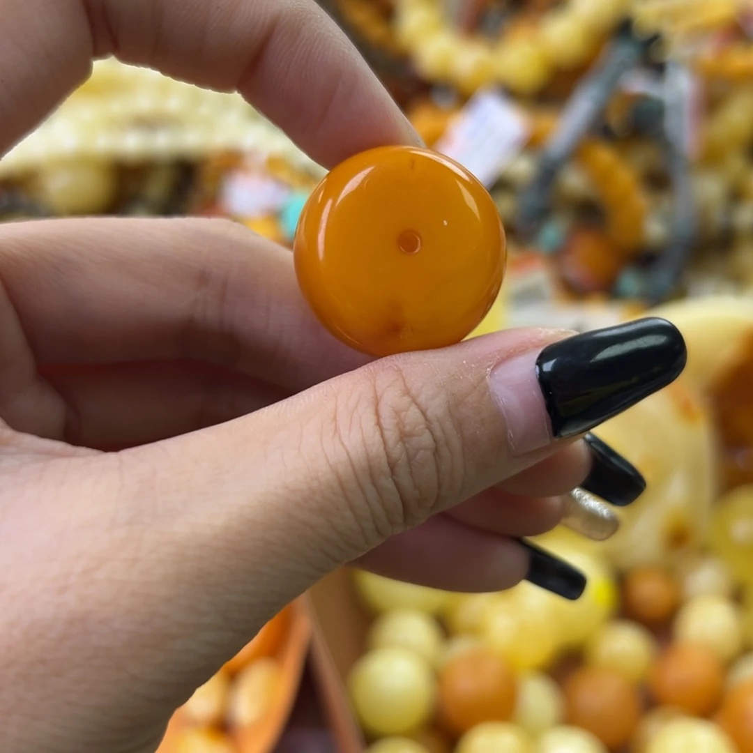 琥珀珠宝奇石未镶嵌