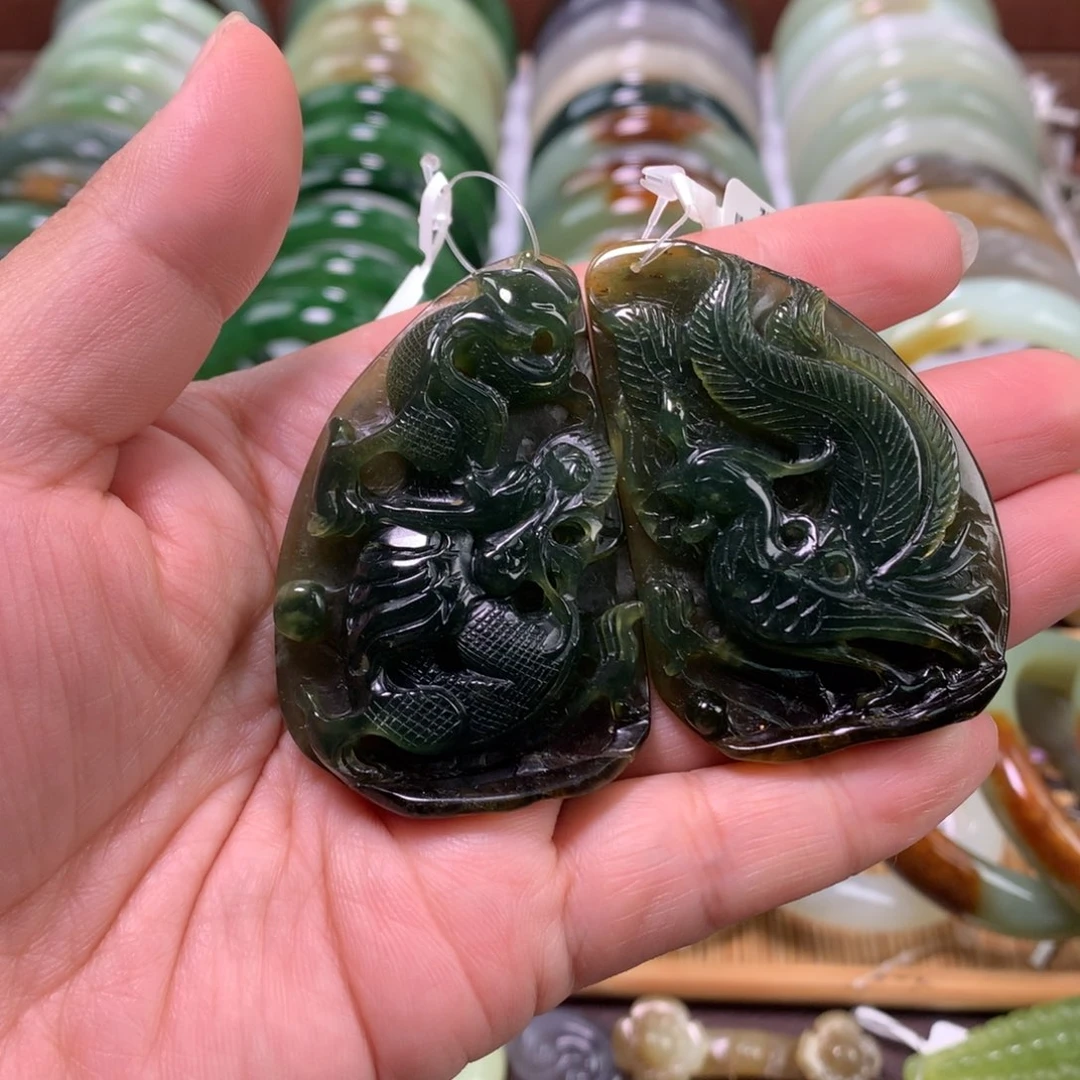 岫玉未镶嵌颈饰吊坠
