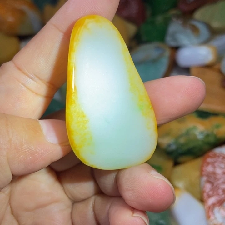 定制翡翠未镶嵌包工人物