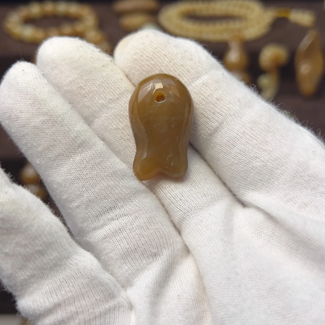 和田玉（糖玉）未镶嵌颈饰