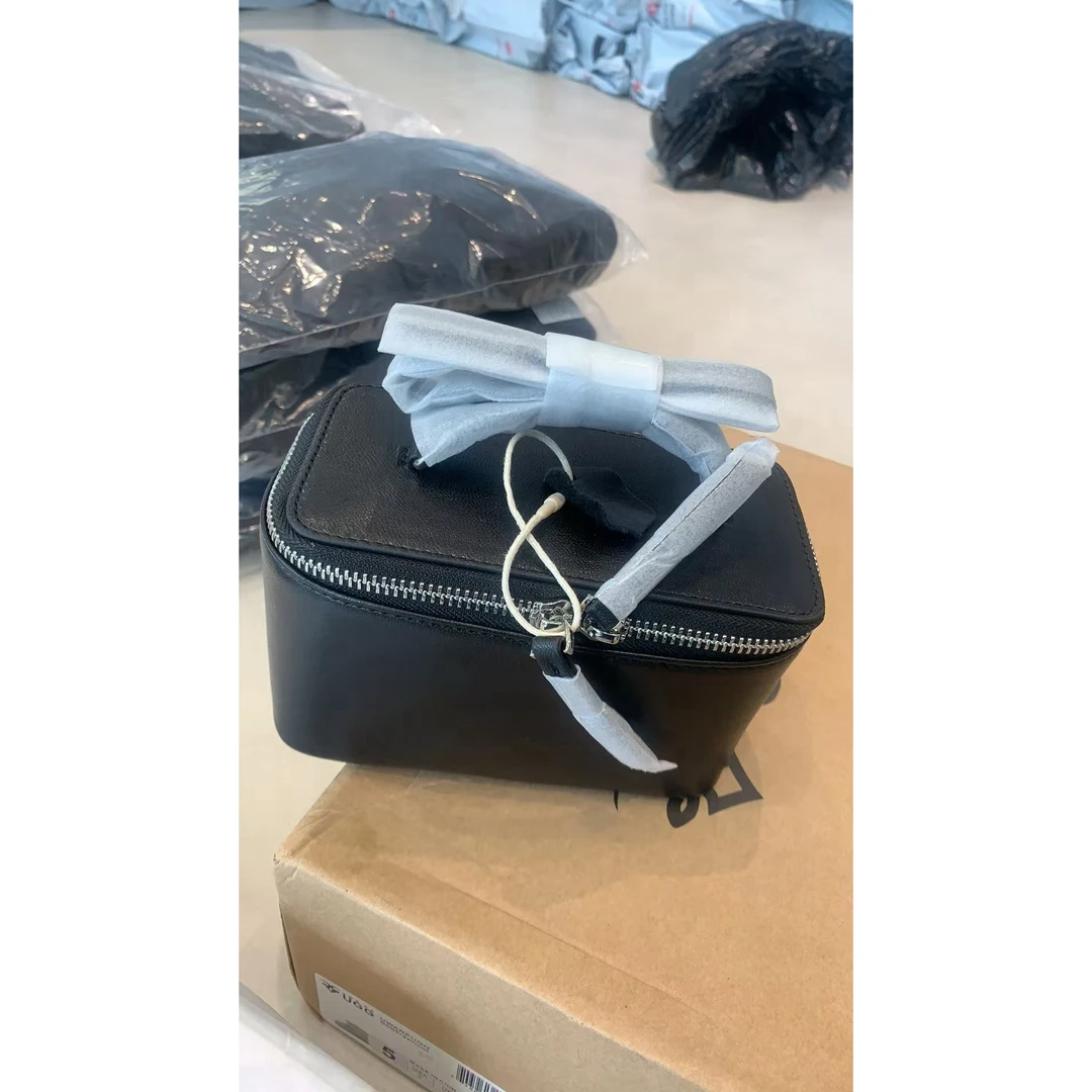 LSHOWYE｜四点线大号包包化妆包  ch9535