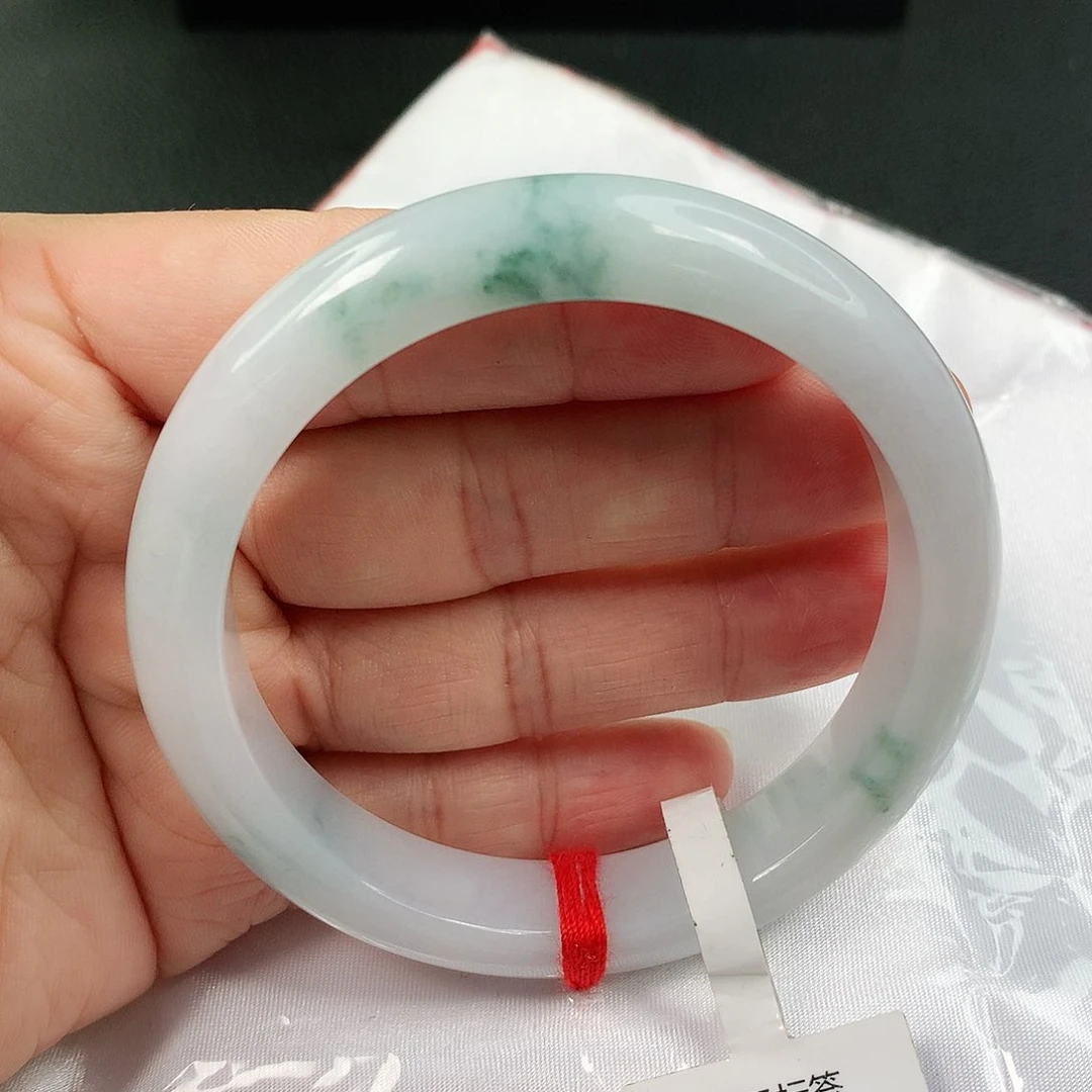 翡翠手镯未镶嵌，，，，，，