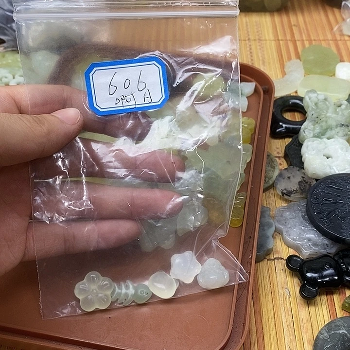 蛇纹石玉未镶嵌吊坠(不含链)远**?606