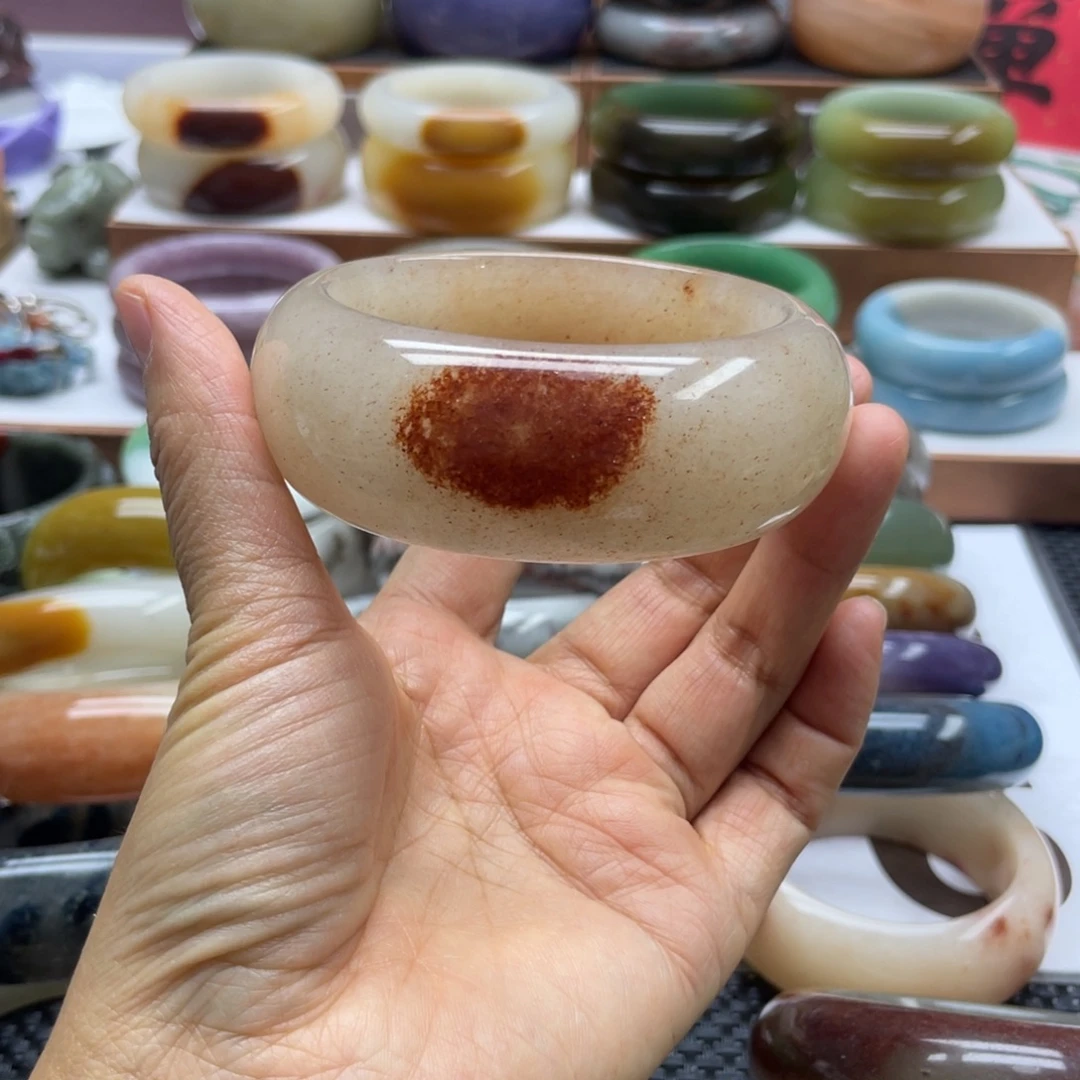 用***7石英岩玉未镶嵌手镯