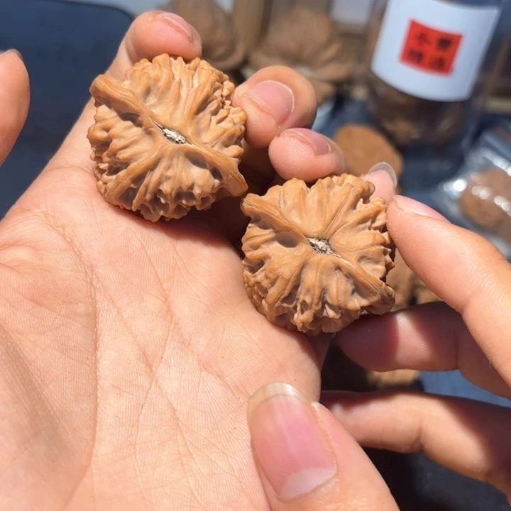 小***胡文玩核桃吊坠39天地二爷帽
