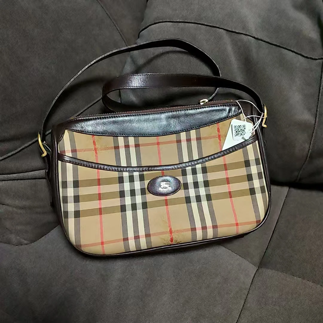 95新 BURBERRY/博柏利 G专属/巴宝莉斜挎包/06094