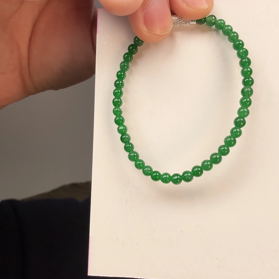 翡翠颈饰未镶嵌一件