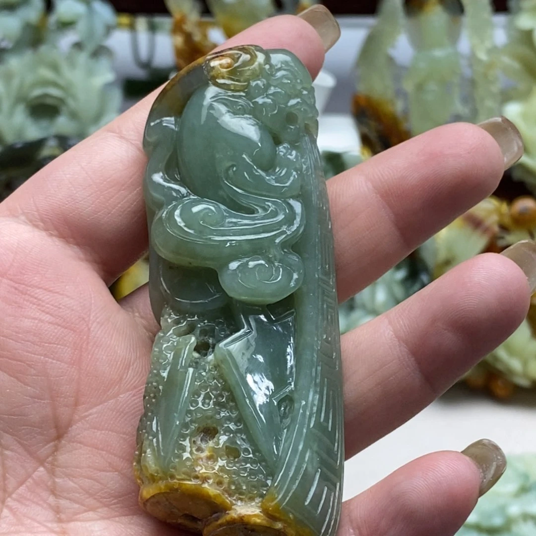 李***.岫岩河磨玉（透闪石质玉）未镶嵌颈饰