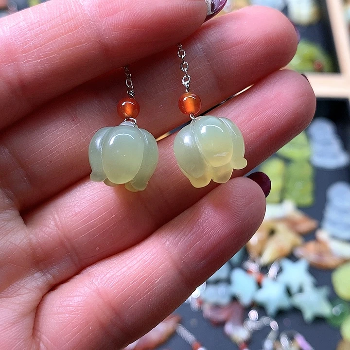 蛇纹石玉耳饰未镶嵌漫*