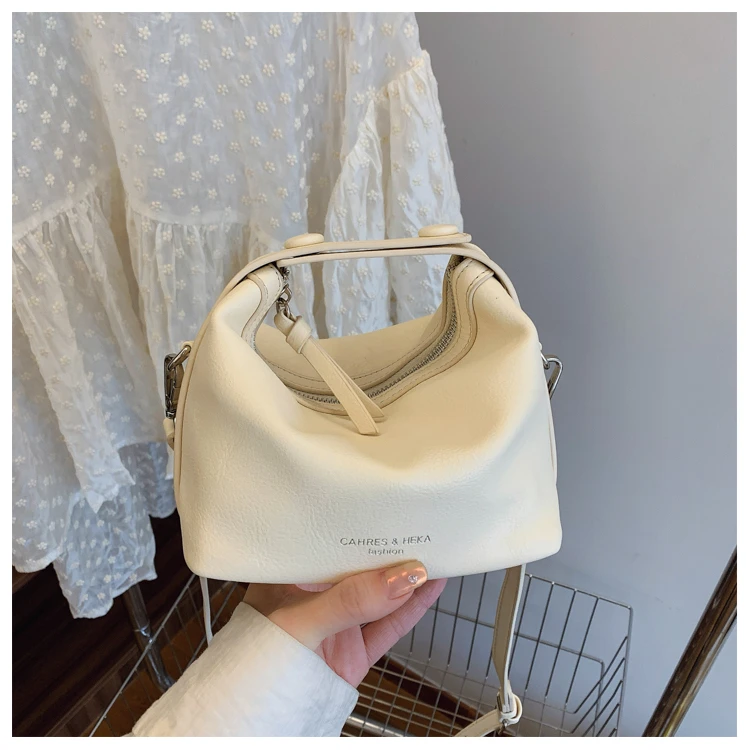 小众大容量小方包精致单肩包新款休闲斜挎包托特包包腋下女包百搭