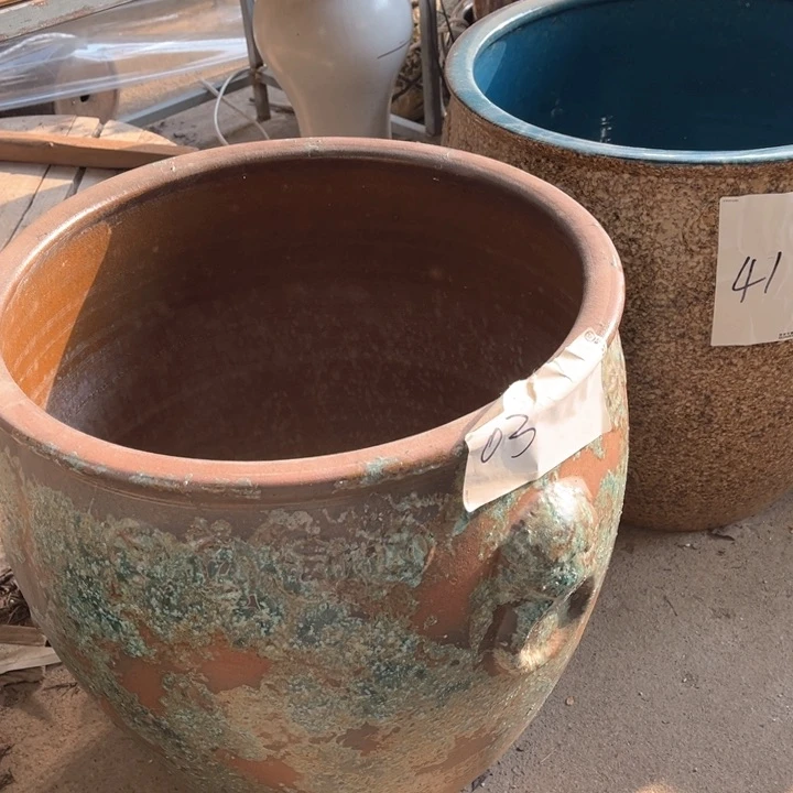 无孔 高46 口44。