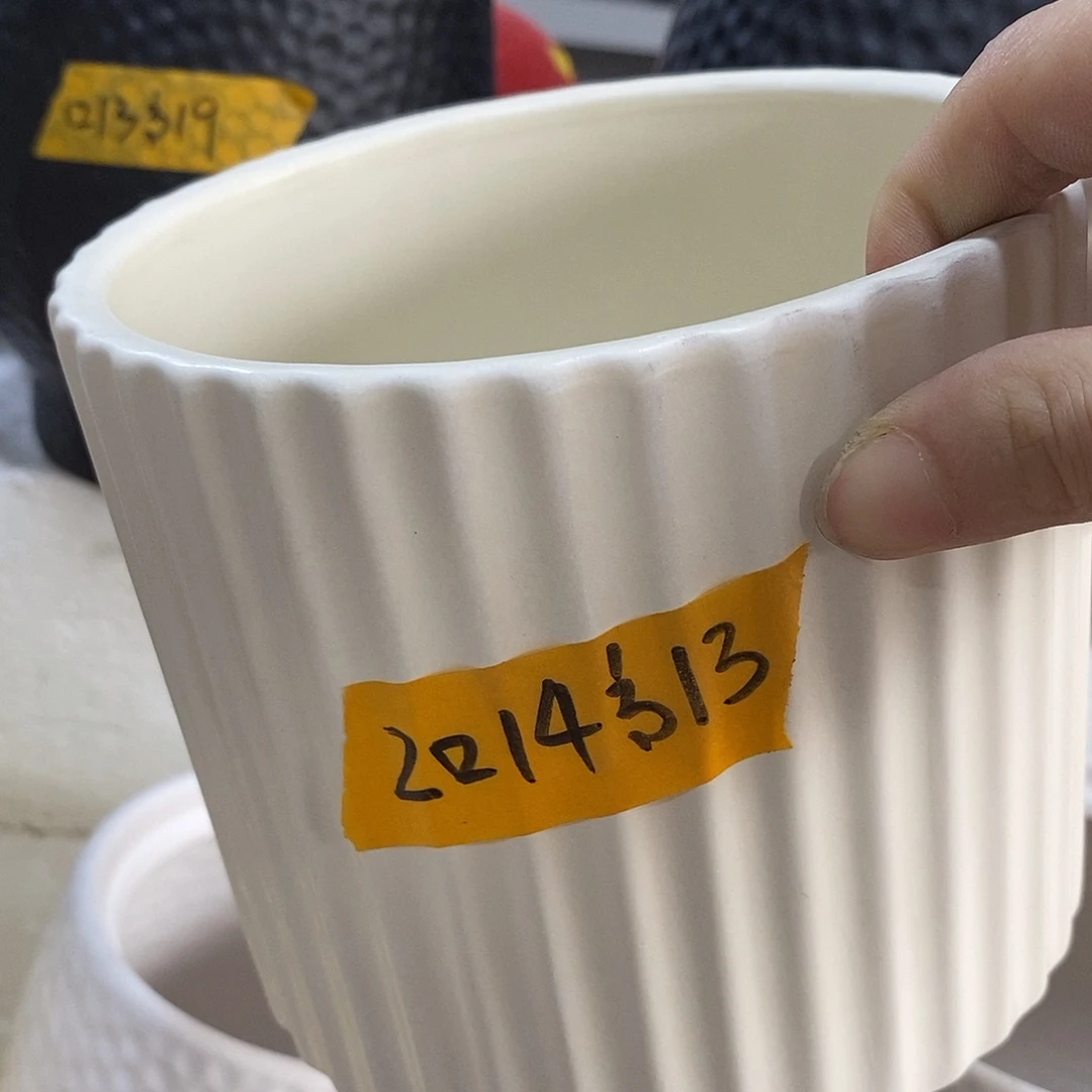 摆件陶盆有孔 瑕疵介意勿拍
