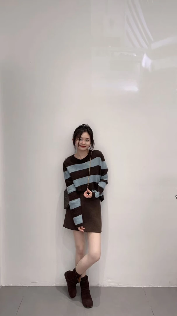 2025秋季新款软糯长袖针织衫撞色条纹休闲上衣百搭半裙两件套装