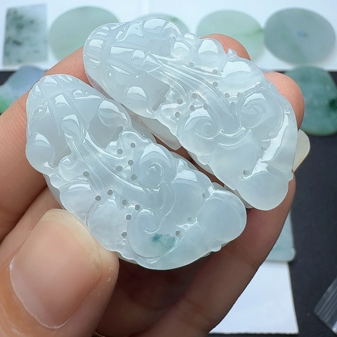翡翠未镶嵌吊坠(赠链)天然缅甸翡翠A货皮休一对
