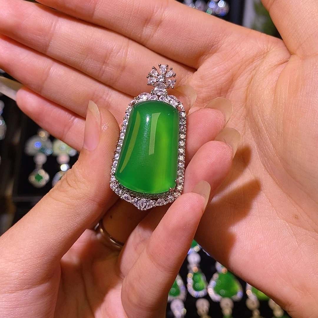 玛瑙/玉髓颈饰合金