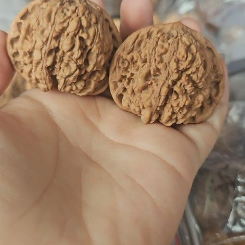 文玩核桃吊坠45和尚头