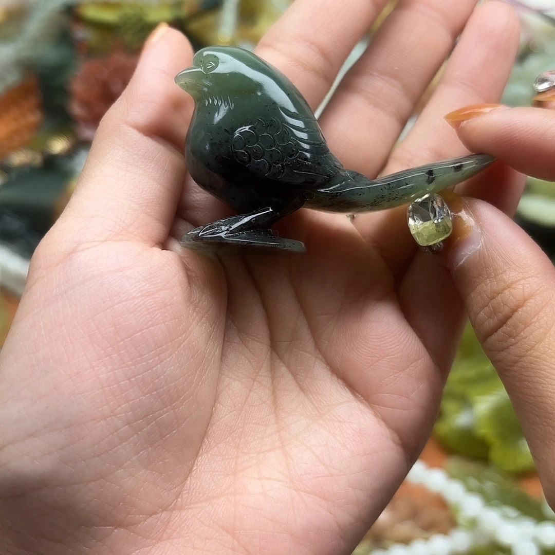 蛇纹石玉未镶嵌吊坠