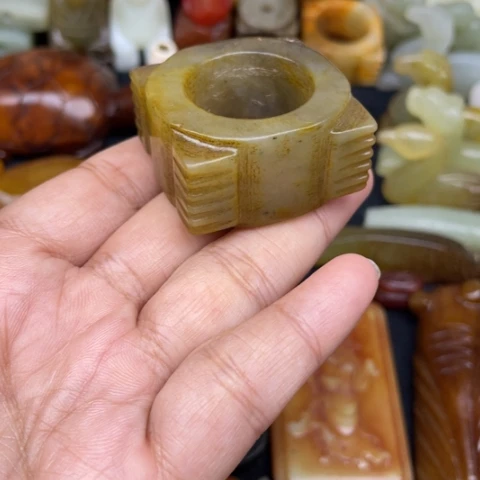 蛇纹石玉未镶嵌颈饰21