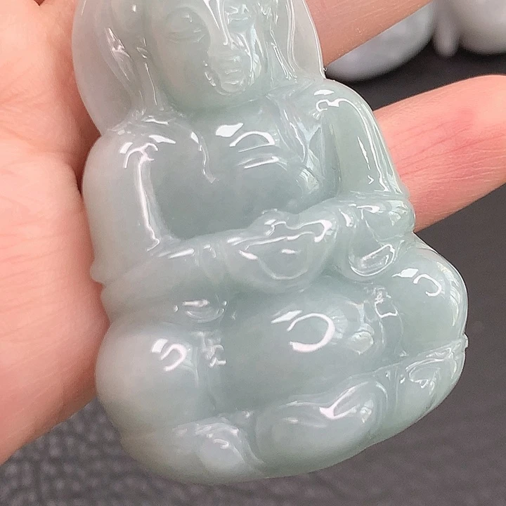 颈饰未镶嵌翡翠观音