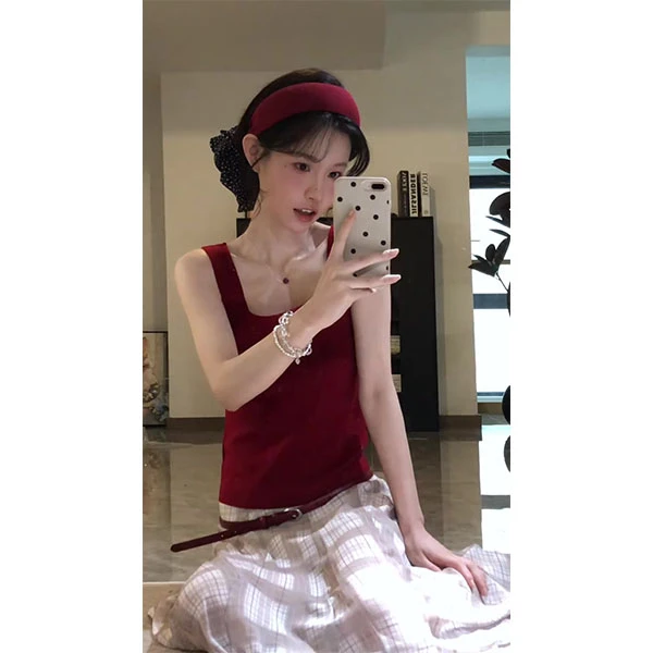 夏季复古红色方领高级感针织吊带背心女法式内搭无袖上衣裙子套装